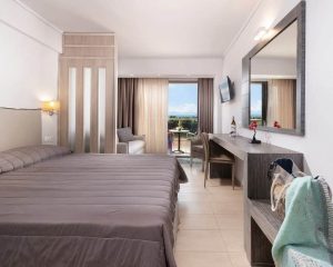 Lagomandra Beach Hotel Suites & Spa