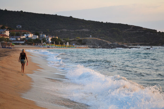 sithnia sarti morning beach walk