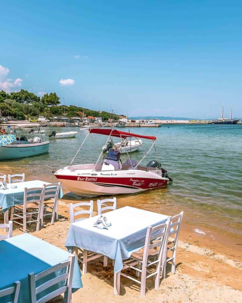 Aristos Restaurant - beach tables