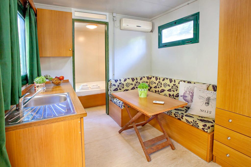 Armenistis Standard Mobile Home - kitchen