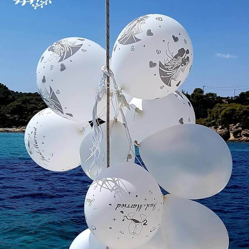 Prive Cruises Greece party